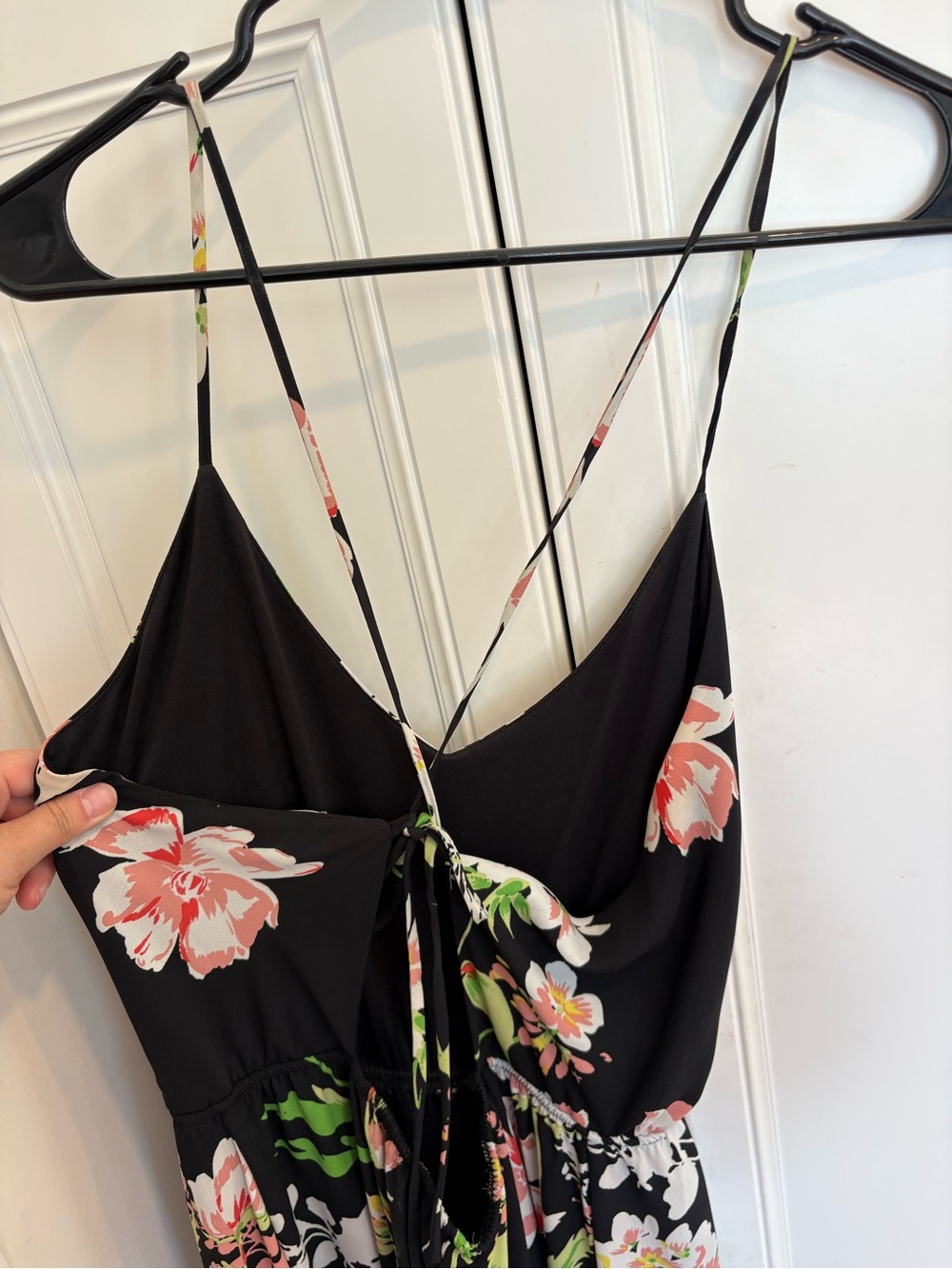 Stella Luce Black Floral Maxi Dress with V-Neck - Picture 3 of 4